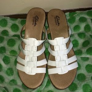 Clark’s Bendables White Heel Sandal